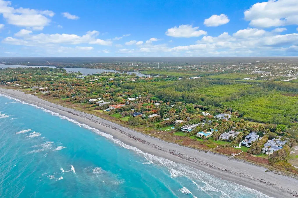 31 N Beach Road Jupiter Island FL 33455