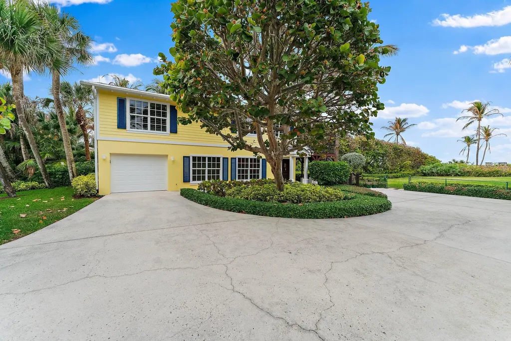 31 N Beach Road Jupiter Island FL 33455