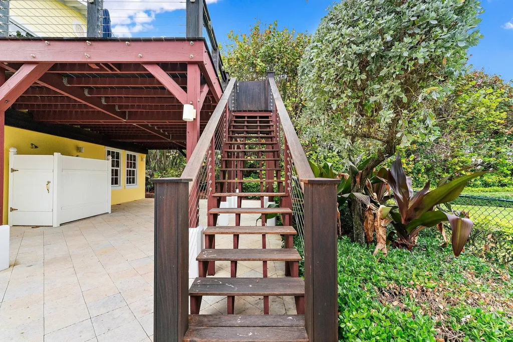 31 N Beach Road Jupiter Island FL 33455
