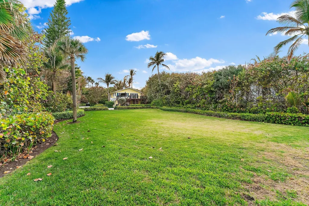 31 N Beach Road Jupiter Island FL 33455
