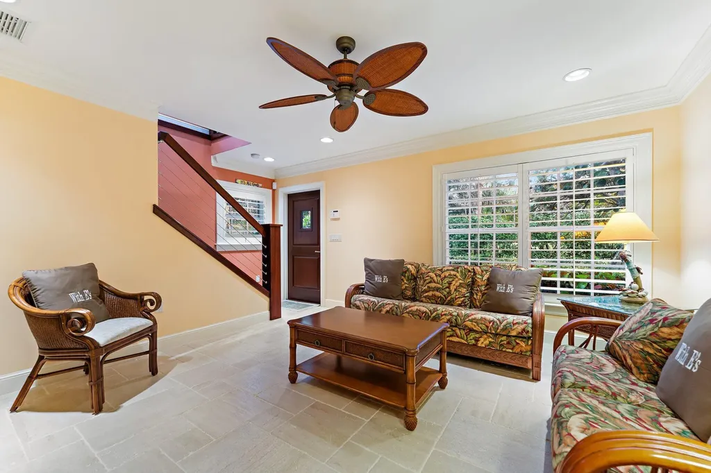 31 N Beach Road Jupiter Island FL 33455
