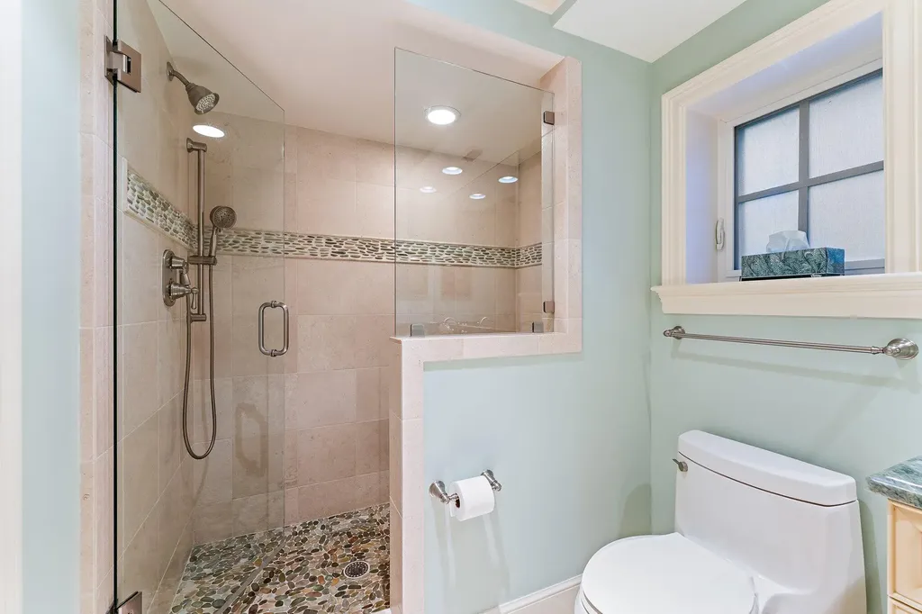 31 N Beach Road Jupiter Island FL 33455