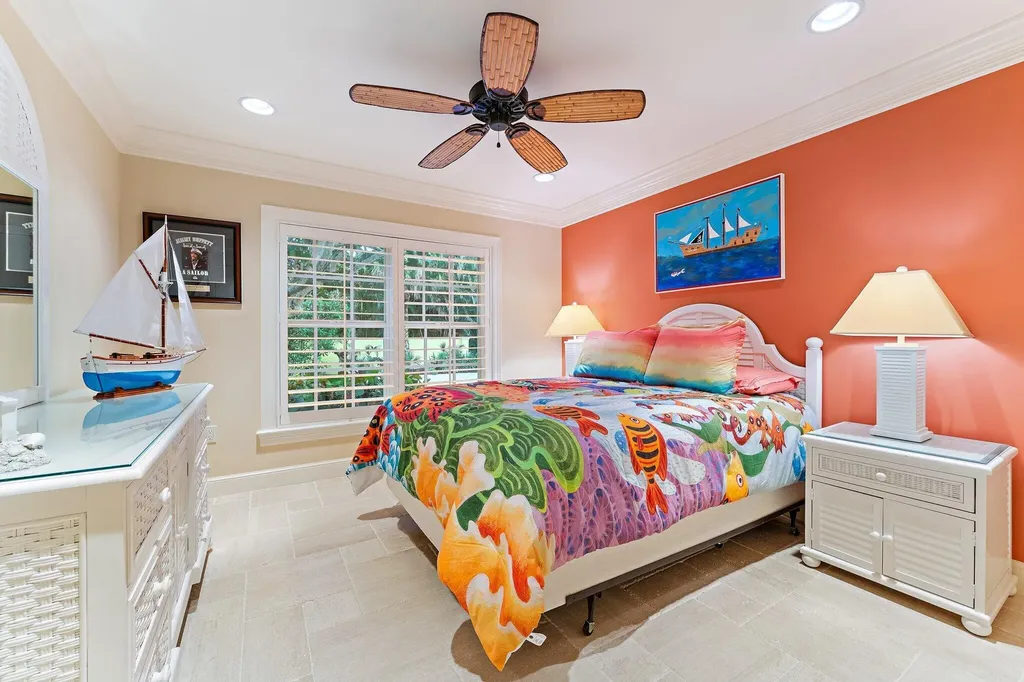 31 N Beach Road Jupiter Island FL 33455