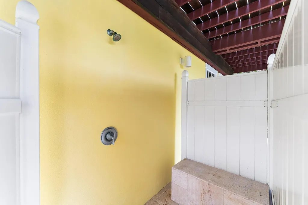 31 N Beach Road Jupiter Island FL 33455