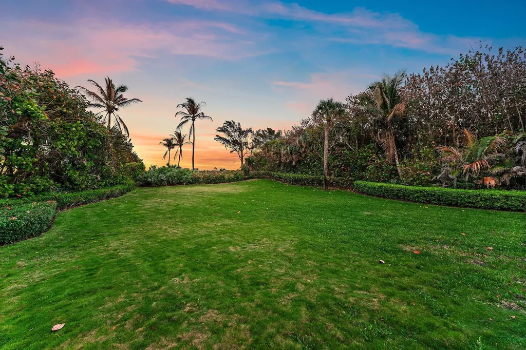 31 N Beach Road Jupiter Island FL 33455