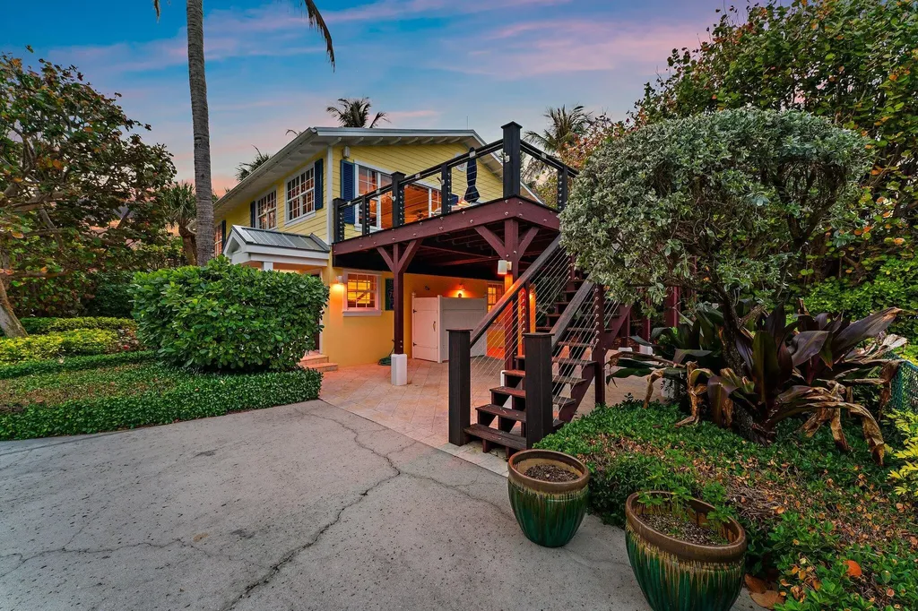 31 N Beach Road Jupiter Island FL 33455