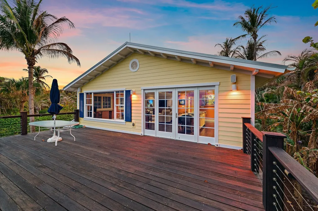 31 N Beach Road Jupiter Island FL 33455