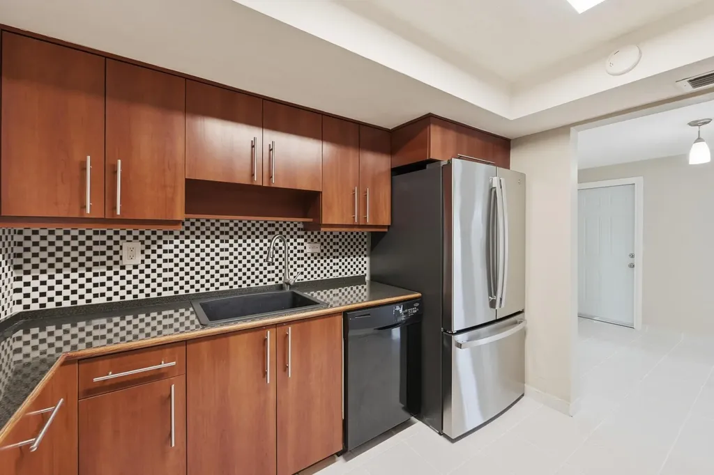 2141 NW 73rd Avenue Sunrise FL 33313