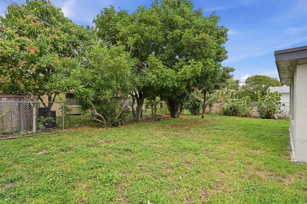 2141 NW 73rd Avenue Sunrise FL 33313