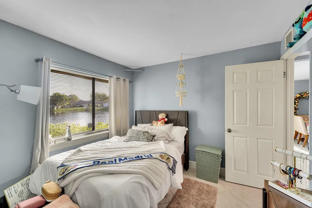261 Wimbledon Lake Drive Plantation FL 33324