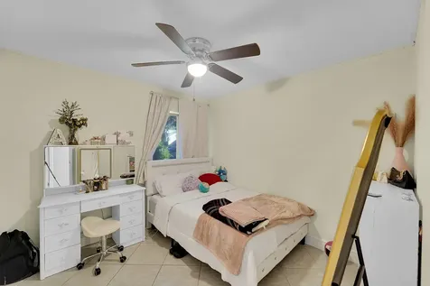 261 Wimbledon Lake Drive Plantation FL 33324