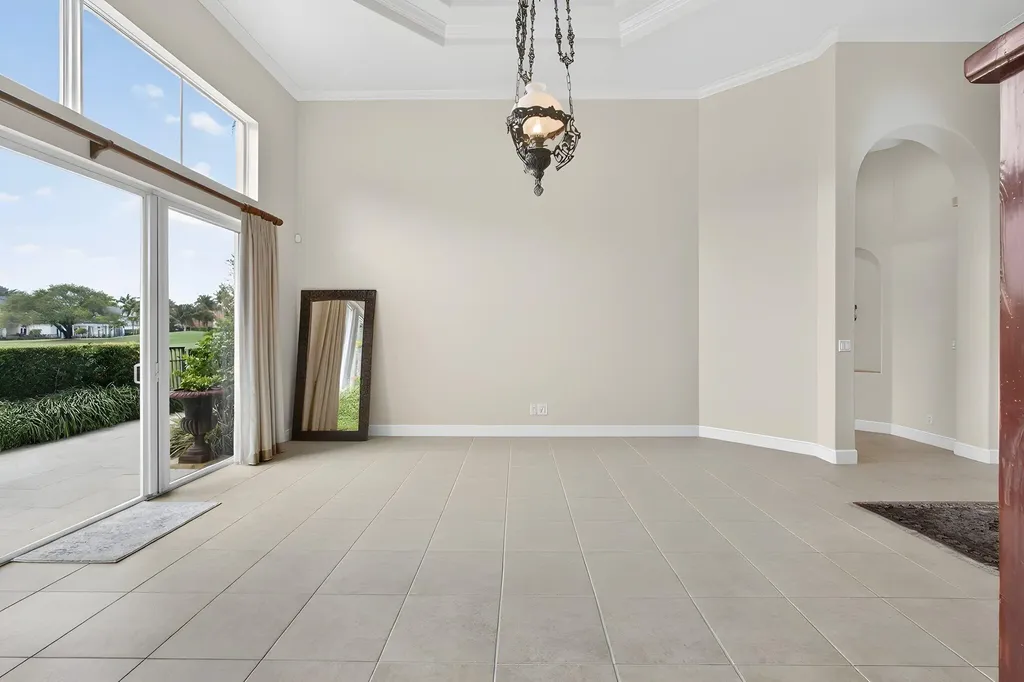 540 Les Jardin Drive Palm Beach Gardens FL 33410