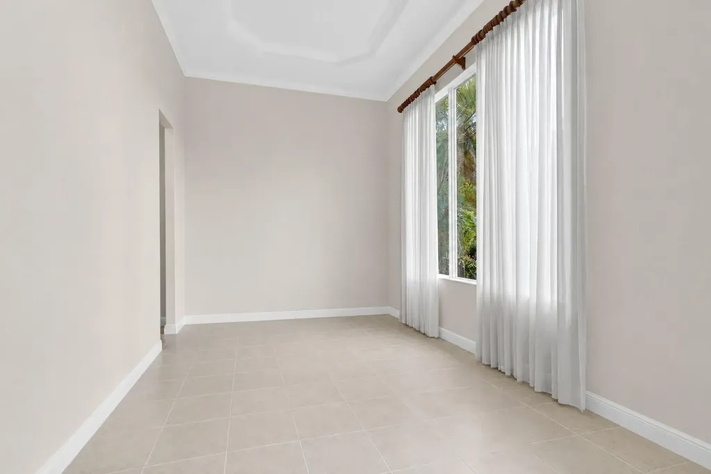 540 Les Jardin Drive Palm Beach Gardens FL 33410