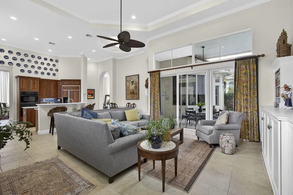 540 Les Jardin Drive Palm Beach Gardens FL 33410