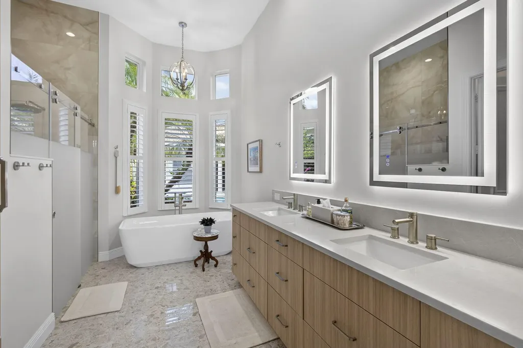 540 Les Jardin Drive Palm Beach Gardens FL 33410