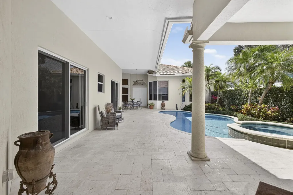 540 Les Jardin Drive Palm Beach Gardens FL 33410