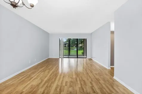 3047 Carambola Circle S Coconut Creek FL 33066