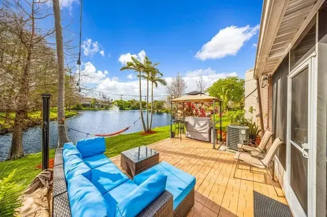 200 E Hemingway Circle Margate FL 33063