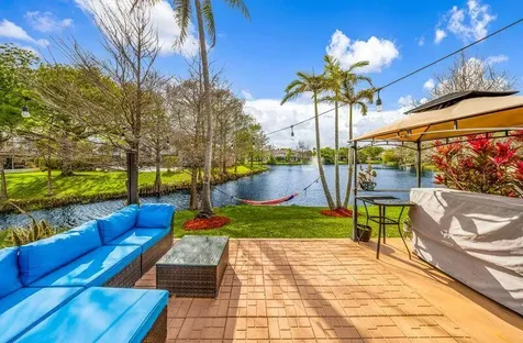 200 E Hemingway Circle Margate FL 33063