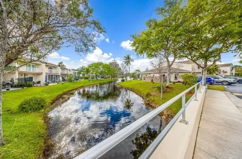 200 E Hemingway Circle Margate FL 33063