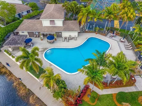 200 E Hemingway Circle Margate FL 33063