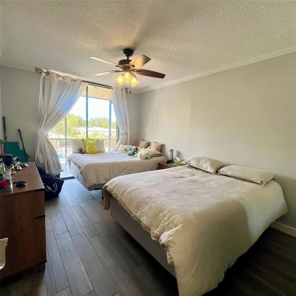 3900 N Hills Drive Hollywood FL 33021
