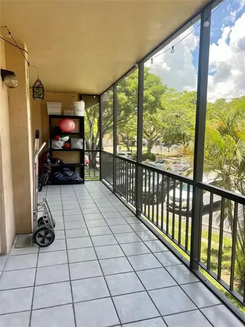 3900 N Hills Drive Hollywood FL 33021