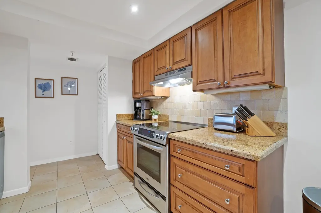 950 Lavers Circle Delray Beach FL 33444