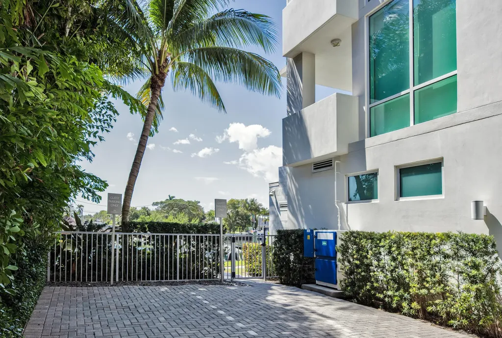 353 Sunset Drive Fort Lauderdale FL 33301