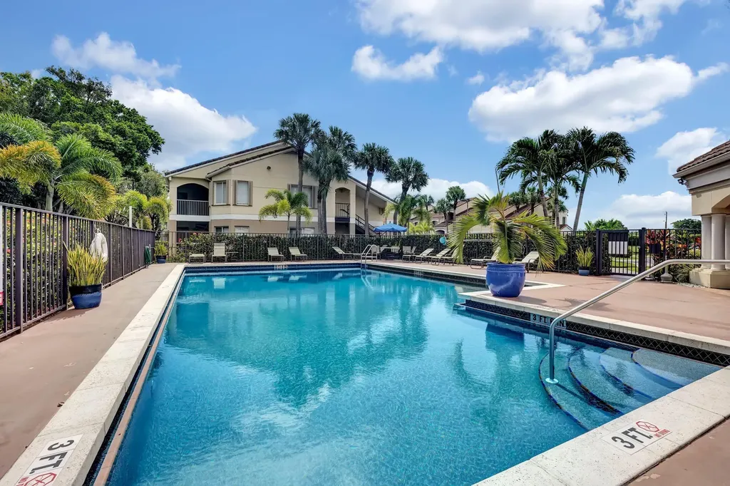815 W Boynton Beach Boulevard Boynton Beach FL 33426