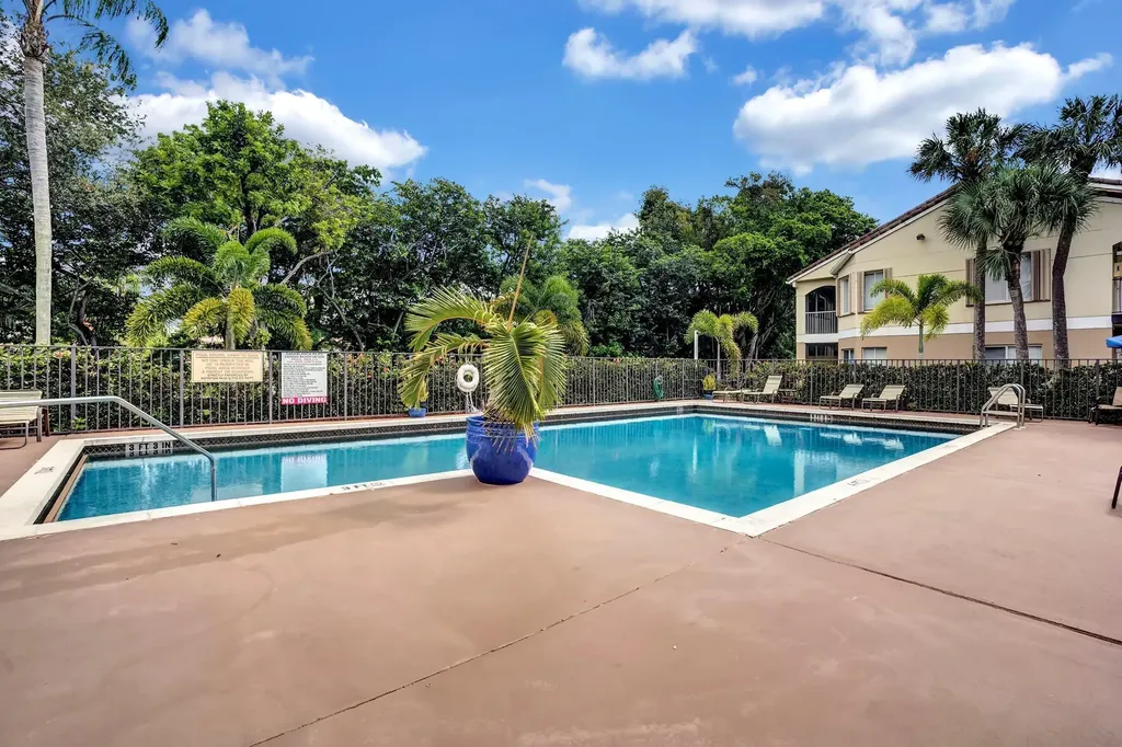 815 W Boynton Beach Boulevard Boynton Beach FL 33426