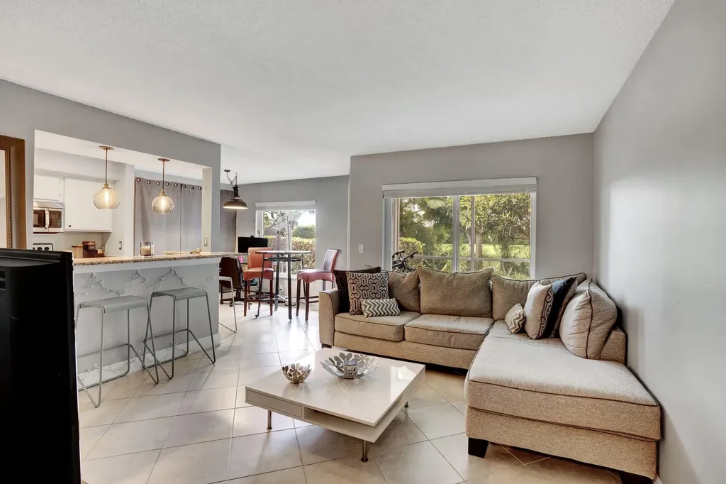 815 W Boynton Beach Boulevard Boynton Beach FL 33426