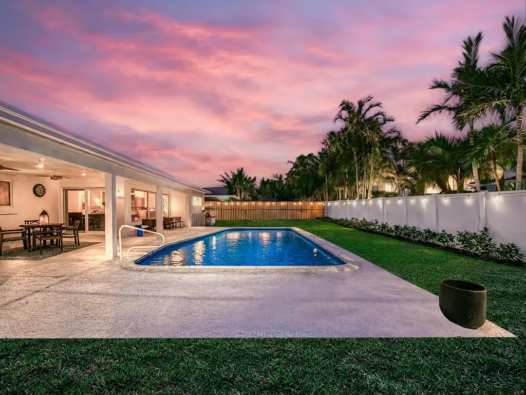 1098 W Camino Real Boca Raton FL 33486