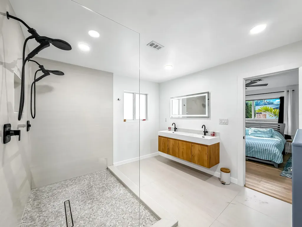 1098 W Camino Real Boca Raton FL 33486