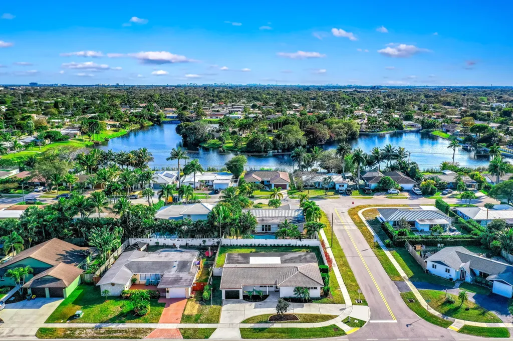 1098 W Camino Real Boca Raton FL 33486