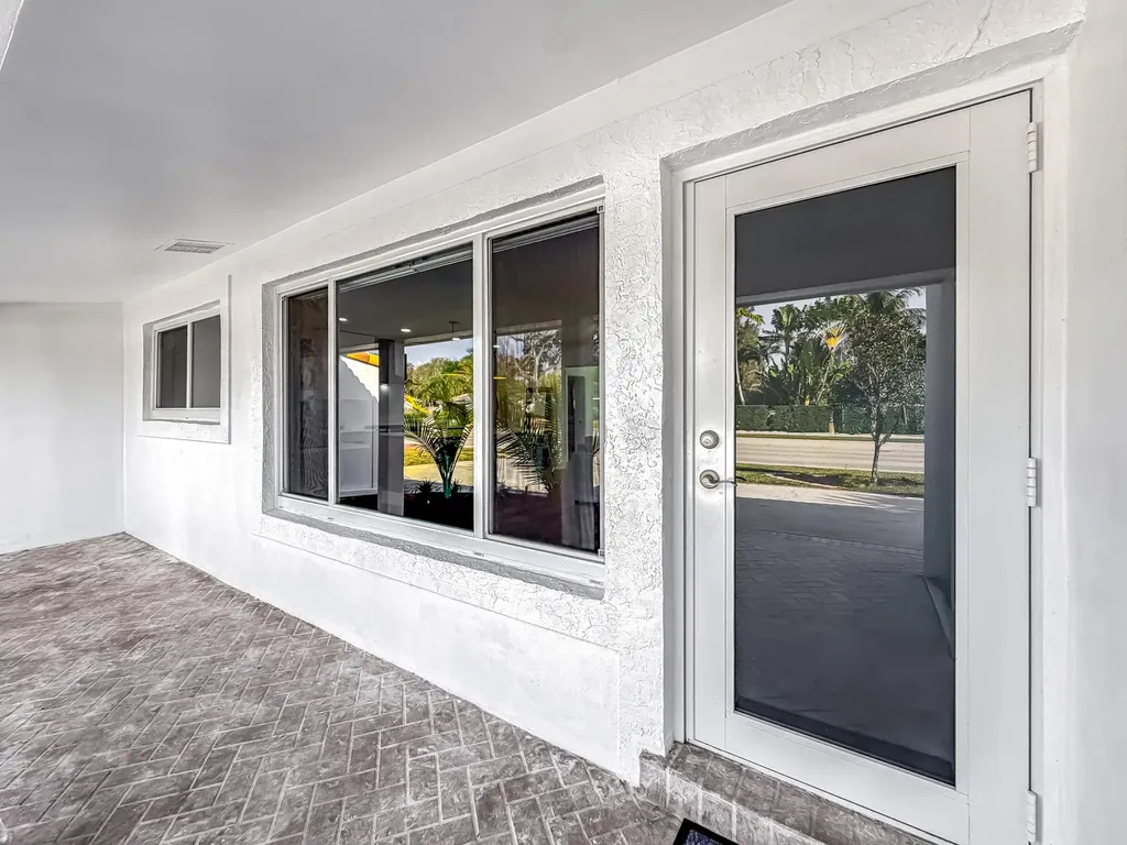 1098 W Camino Real Boca Raton FL 33486