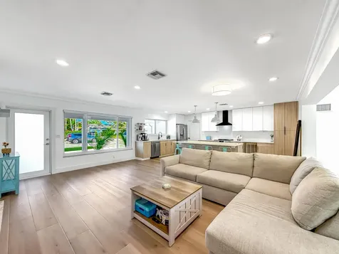 1098 W Camino Real Boca Raton FL 33486