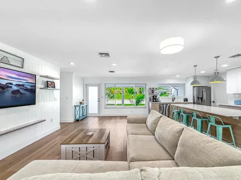 1098 W Camino Real Boca Raton FL 33486