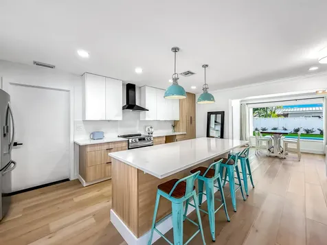 1098 W Camino Real Boca Raton FL 33486