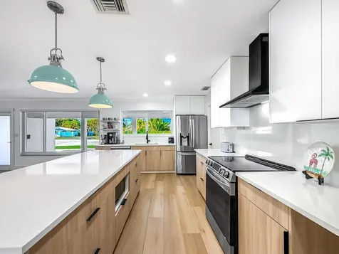 1098 W Camino Real Boca Raton FL 33486