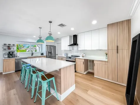 1098 W Camino Real Boca Raton FL 33486