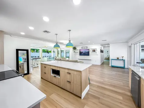 1098 W Camino Real Boca Raton FL 33486