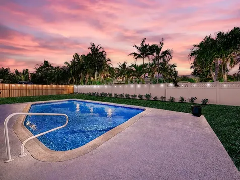 1098 W Camino Real Boca Raton FL 33486