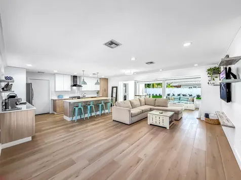 1098 W Camino Real Boca Raton FL 33486