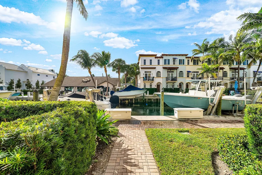 824 Virginia Garden Drive Boynton Beach FL 33435
