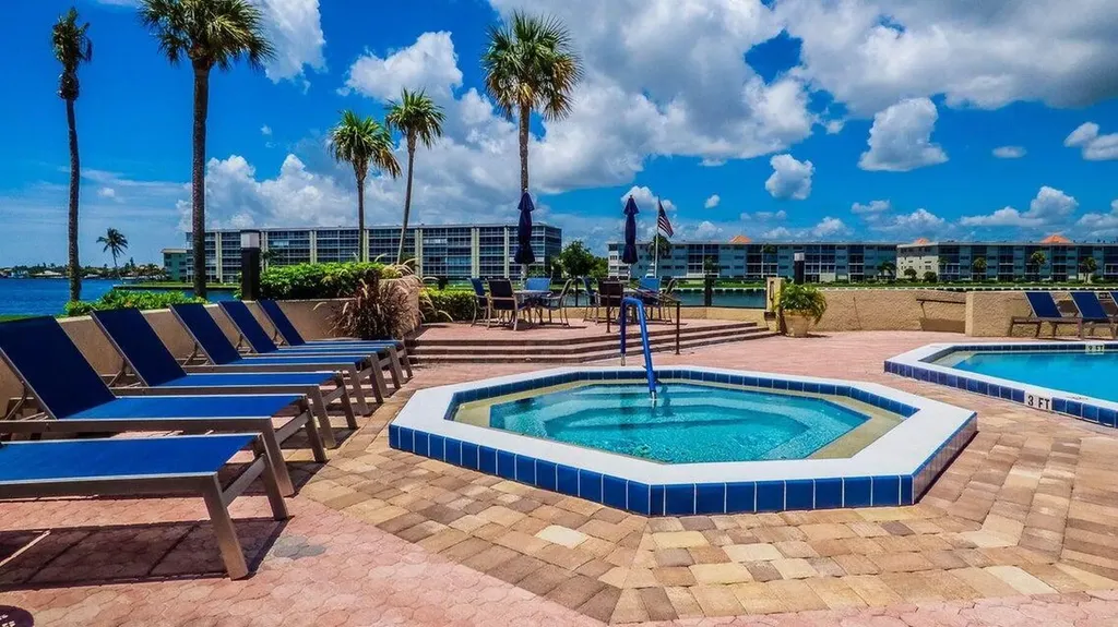 115 Lakeshore Drive North Palm Beach FL 33408