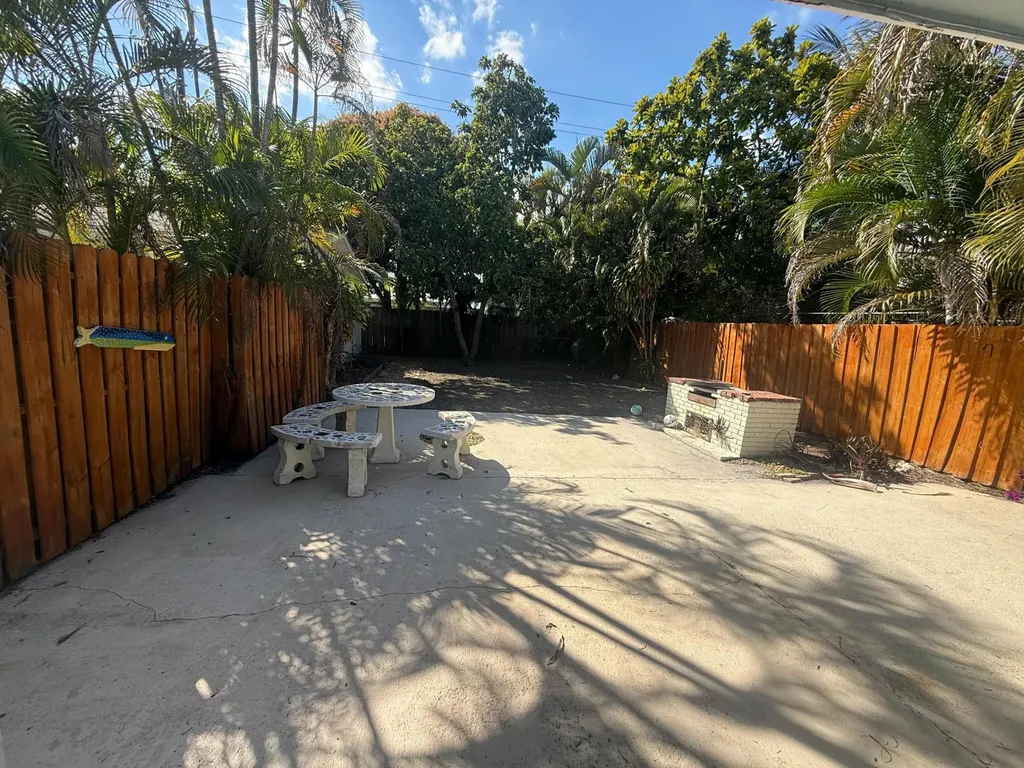 1337 NE 16th Avenue Fort Lauderdale FL 33304