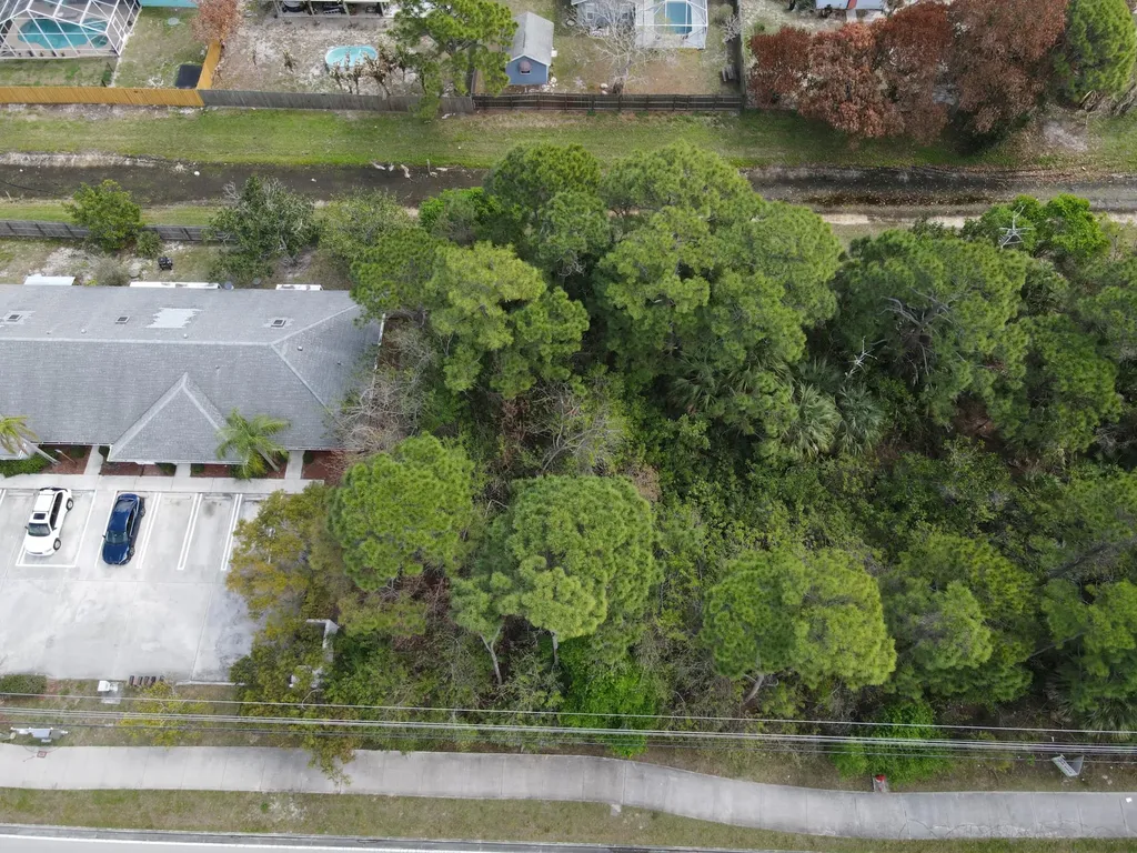 1751 SE Lennard Road NW Port St Lucie FL 34952