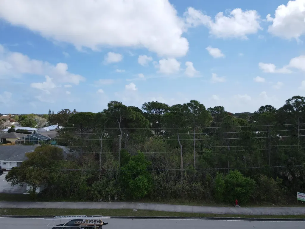 1751 SE Lennard Road NW Port St Lucie FL 34952