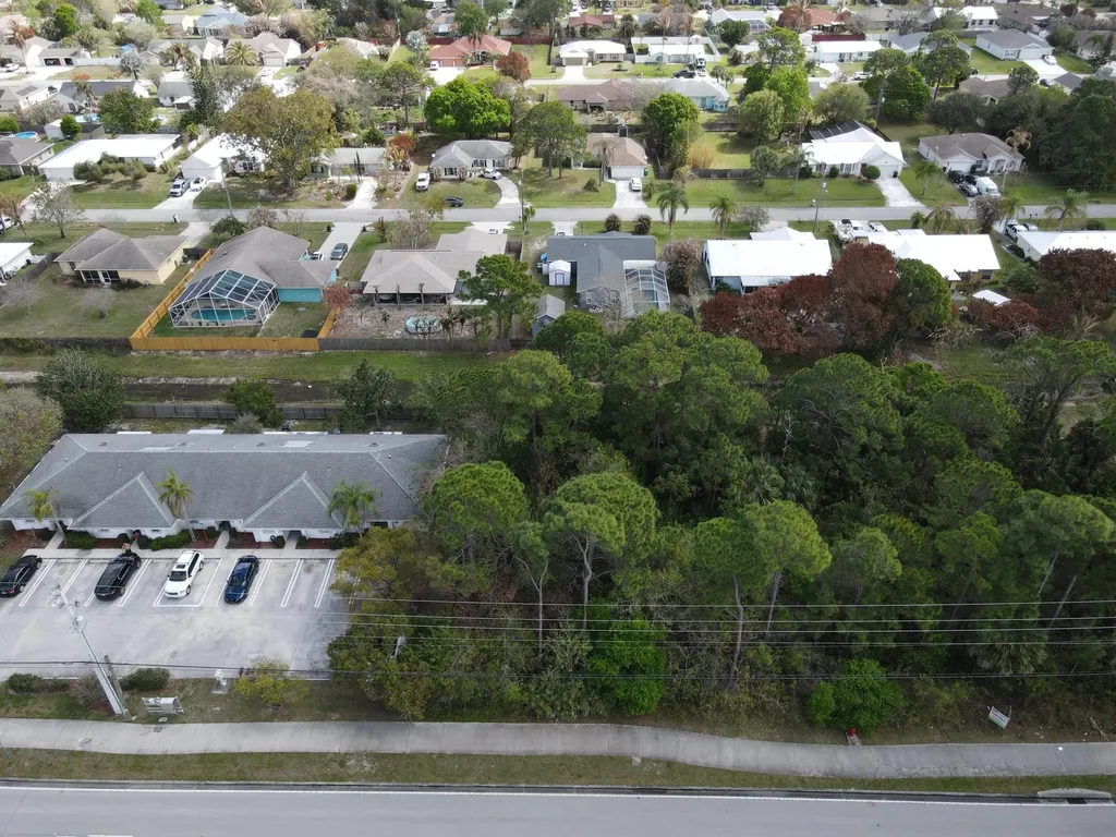 1751 SE Lennard Road NW Port St Lucie FL 34952